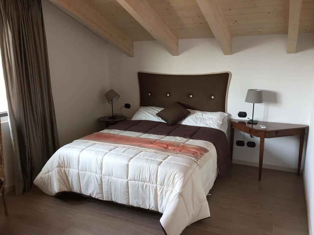 La Villa Bianca Guest House Cantù Extérieur photo
