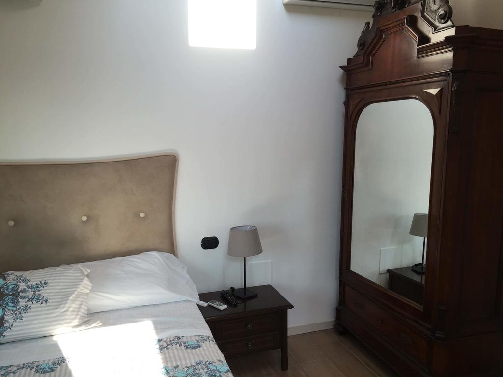 La Villa Bianca Guest House Cantù Chambre photo